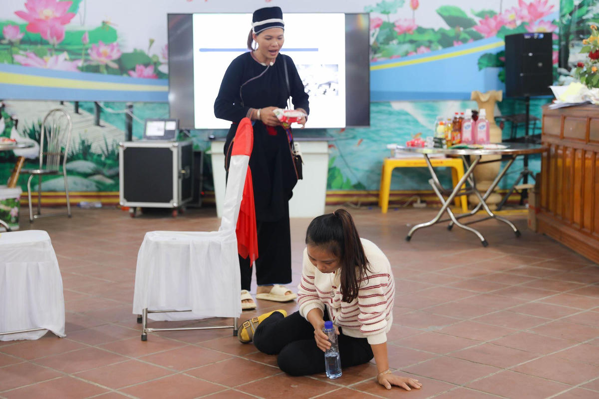 Một phân đoạn kịch giúp tham dự viên thực hành ứng phó bạo lực gia đình