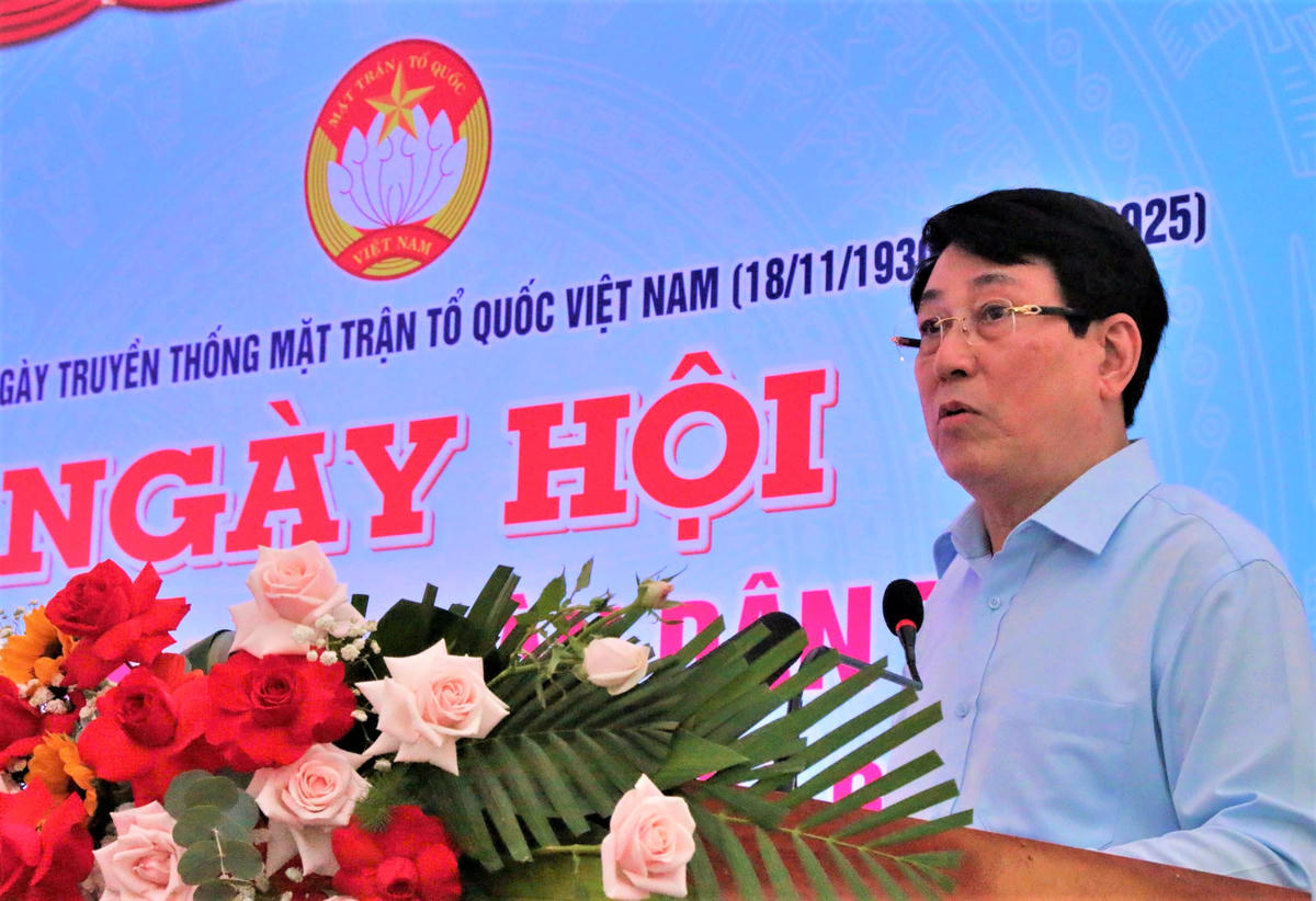 Chủ tịch nước Lương Cường phát biểu tại Ngày hội Đại đoàn kết toàn dân tộc tại thôn Bảo An. Ảnh: Tấn Thành.