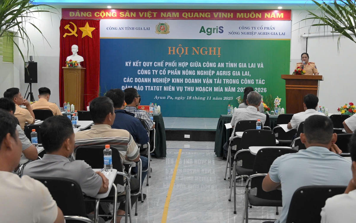 Quang cảnh hội nghị ký kết quy chế. Ảnh: Đình Sang.