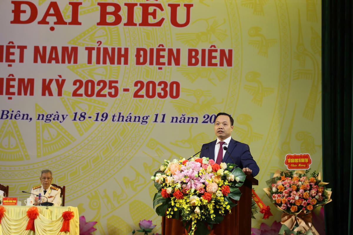 Bí thư Tỉnh ủy Điện Biên Trần Tiến Dũng phát biểu tại Đại hội. Ảnh: L.L