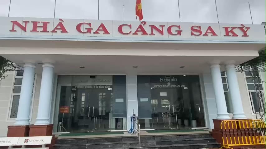 Một góc nhà ga Cảng Sa Kỳ sáng 19/11. Ảnh: CV.