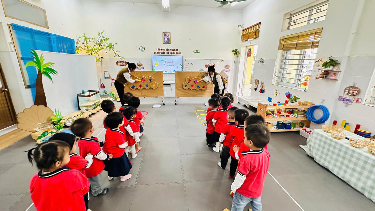 Tiết học của cô và trò Trường mầm non Đắc Sở (Hà Nội).	 Ảnh: NTCC&nbsp;