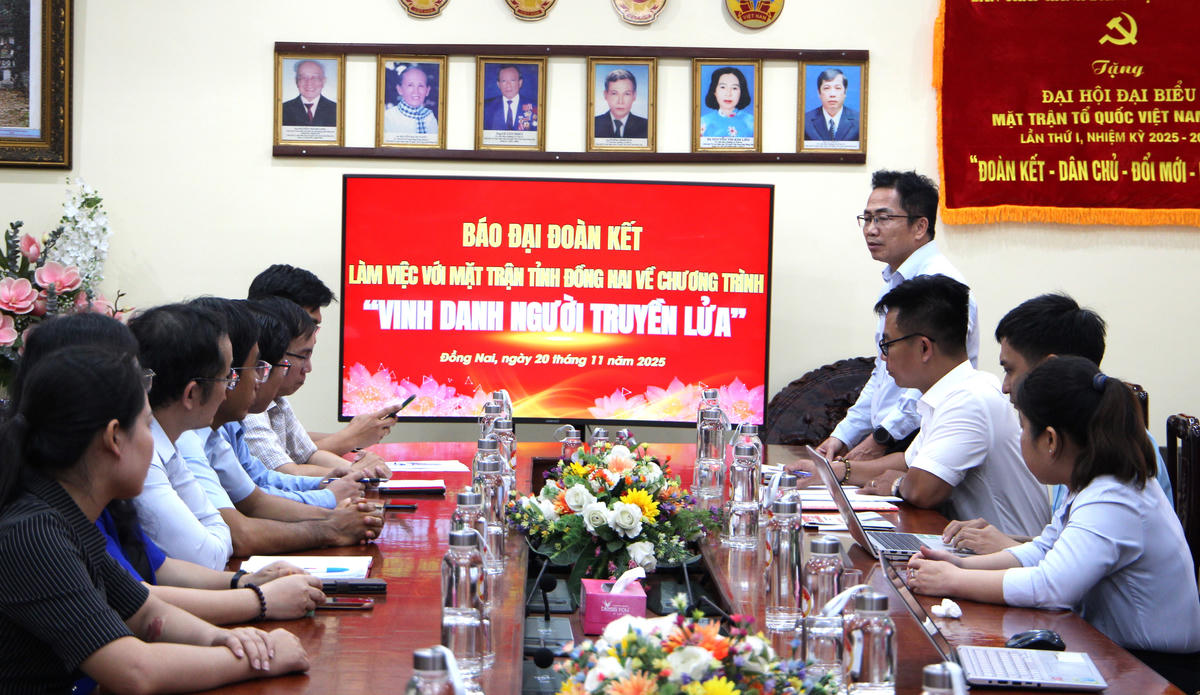 Các đại biểu tham gia buổi làm việc. Ảnh: Q.Đ.