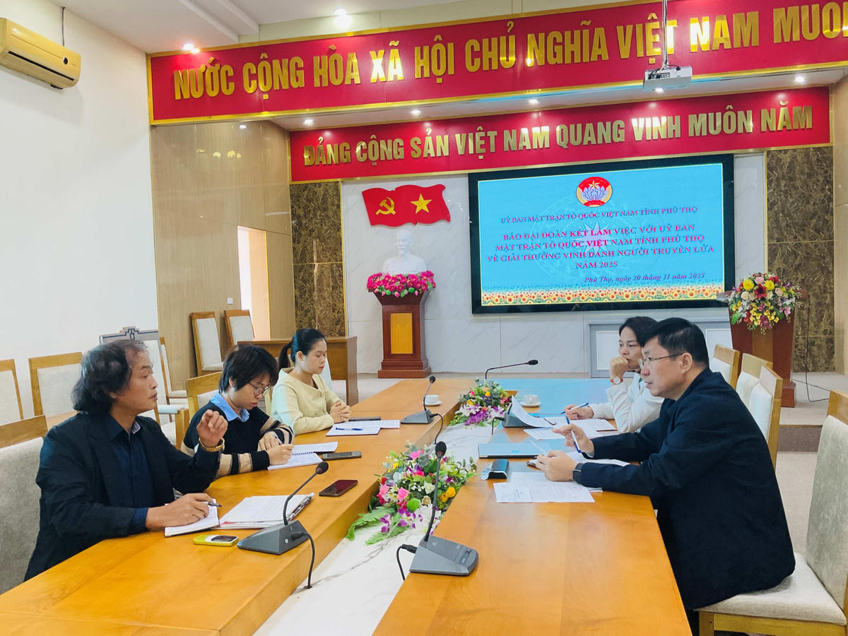 Độc giả Đất Tổ hướng về Chương trình vinh danh Người truyền lửa