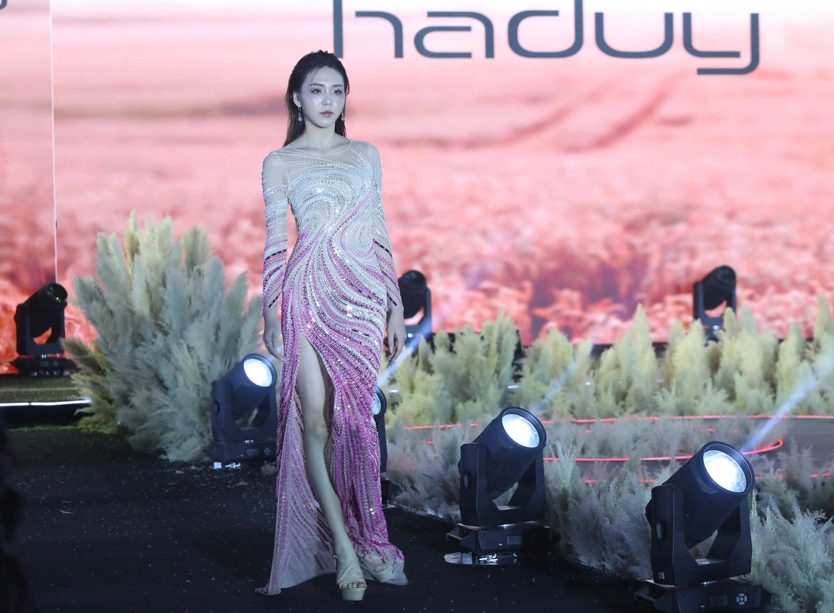 Bộ sưu tập xuân hè 2026 của NTK Hà Duy. Ảnh: N.T.