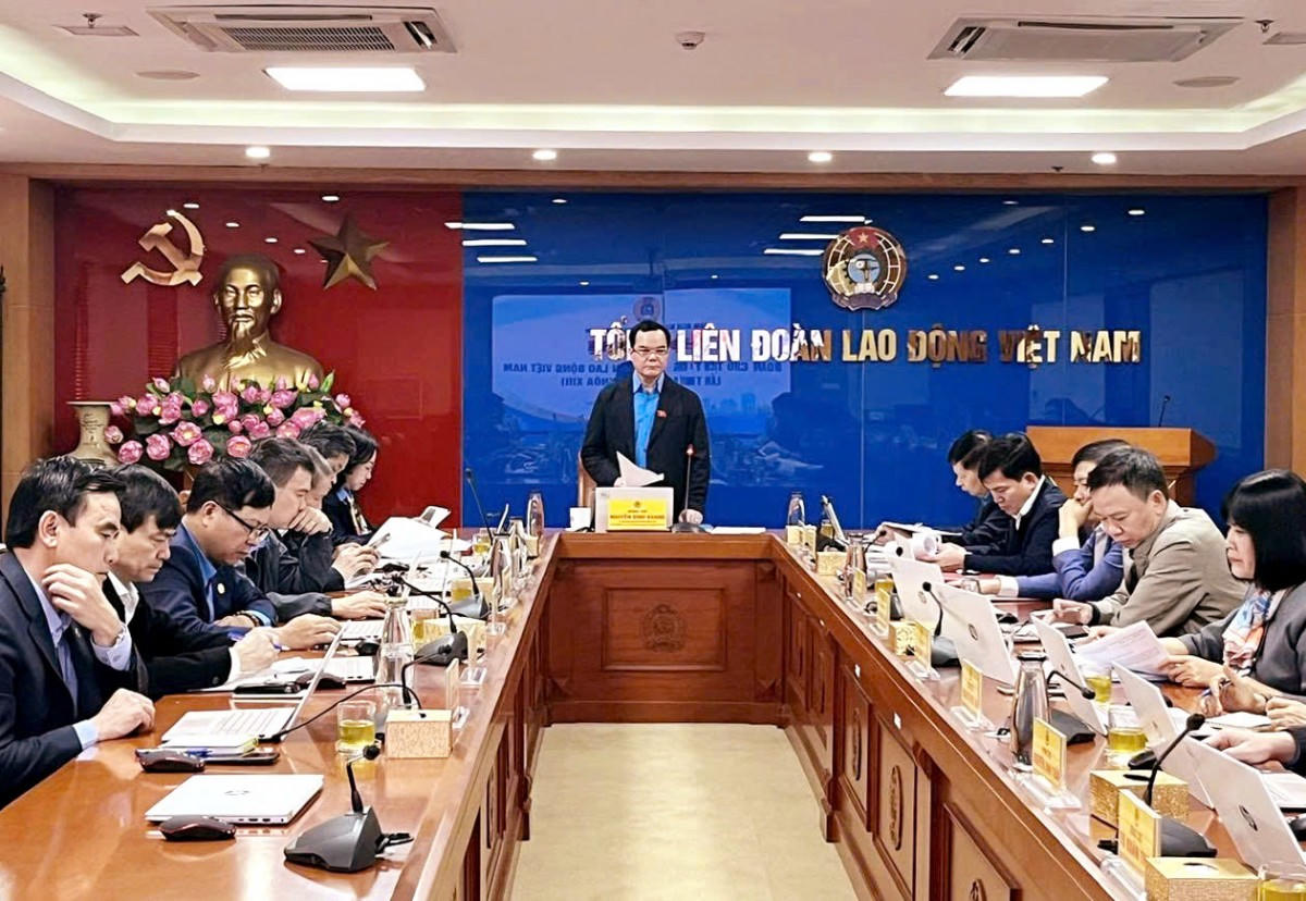 Ông Nguyễn Đình Khang, Chủ tịch Tổng LĐLĐ Việt Nam phát biểu tại hội nghị.&nbsp;