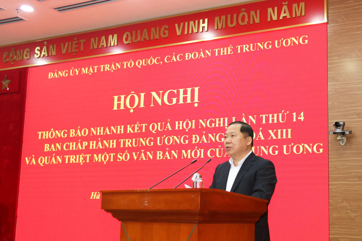 Đồng chí Nguyễn Phi Long, Ủy viên dự khuyết Trung ương Đảng, Phó Bí thư Đảng ủy MTTQ, các đoàn thể Trung ương phát biểu tại Hội nghị.&nbsp;Ảnh: Tiến Đạt.