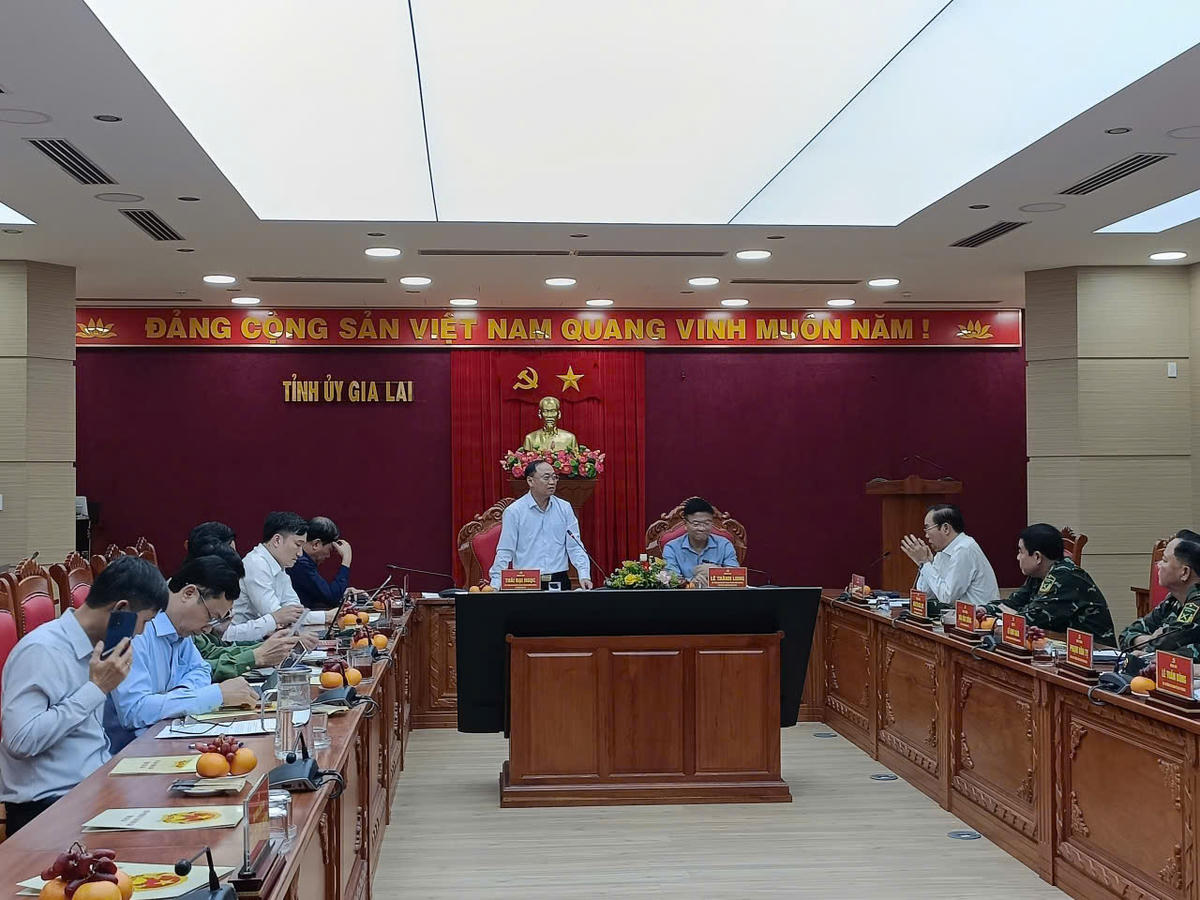 Quang cảnh buổi làm việc. Ảnh: Chí Đại.