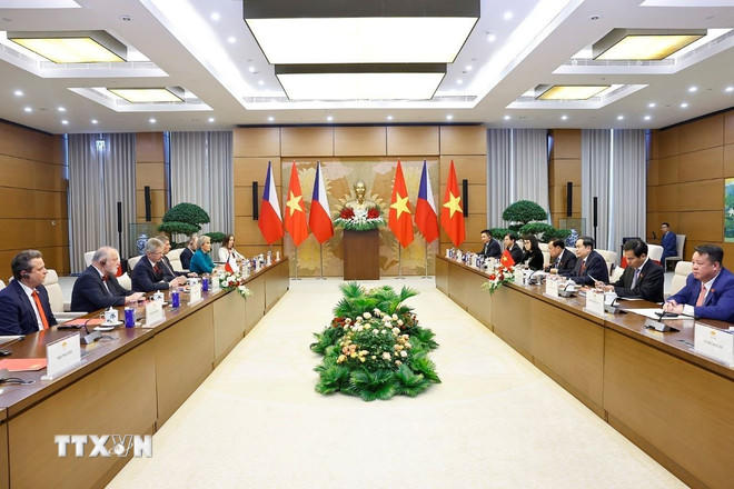 Chủ tịch Quốc hội Trần Thanh Mẫn hội đàm với Chủ tịch Thượng viện Quốc hội Cộng hòa Séc Milos Vystrcil. (Ảnh: Doãn Tấn/TTXVN)