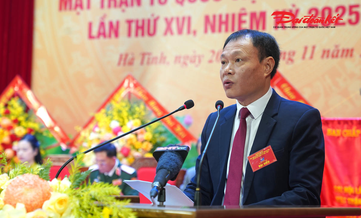 Phó Chủ tịch Ủy ban MTTQ Việt Nam tỉnh Hà Tĩnh Thái Ngọc Hải trình bày Báo cáo chính trị đại hội. Ảnh: Hạnh Nguyên.