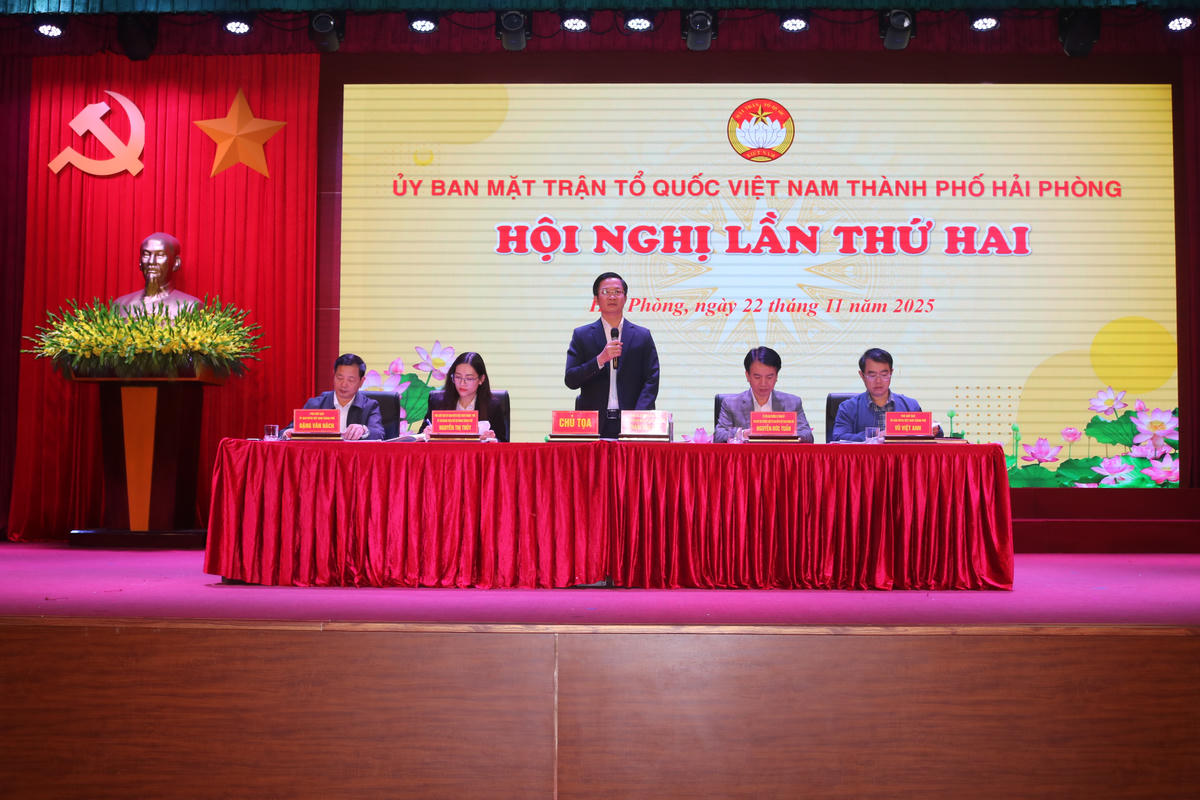 Phó Bí thư Thành uỷ, Chủ tịch Ủy ban MTTQ Việt Nam TP Hải Phòng Phạm Văn Lập phát&nbsp; biểu tại hội nghị. Ảnh: PT.