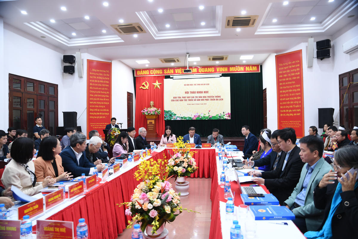 Hội thảo thu hút sự quan tâm của đông đảo chuyên gia văn hoá và du lịch tham dự. Ảnh: Phạm Sỹ.