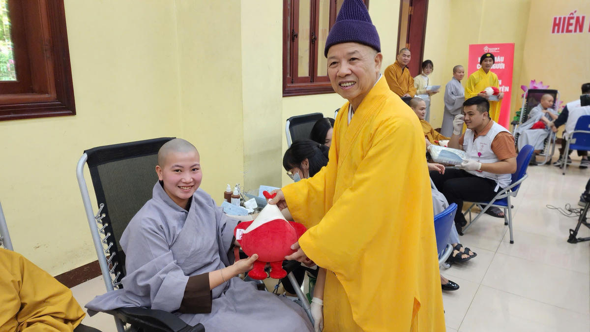 Theo Hòa thượng Thích Thanh Quyết, hiến máu là một hành động có thể lan tỏa và nhân lên giá trị cứu độ.