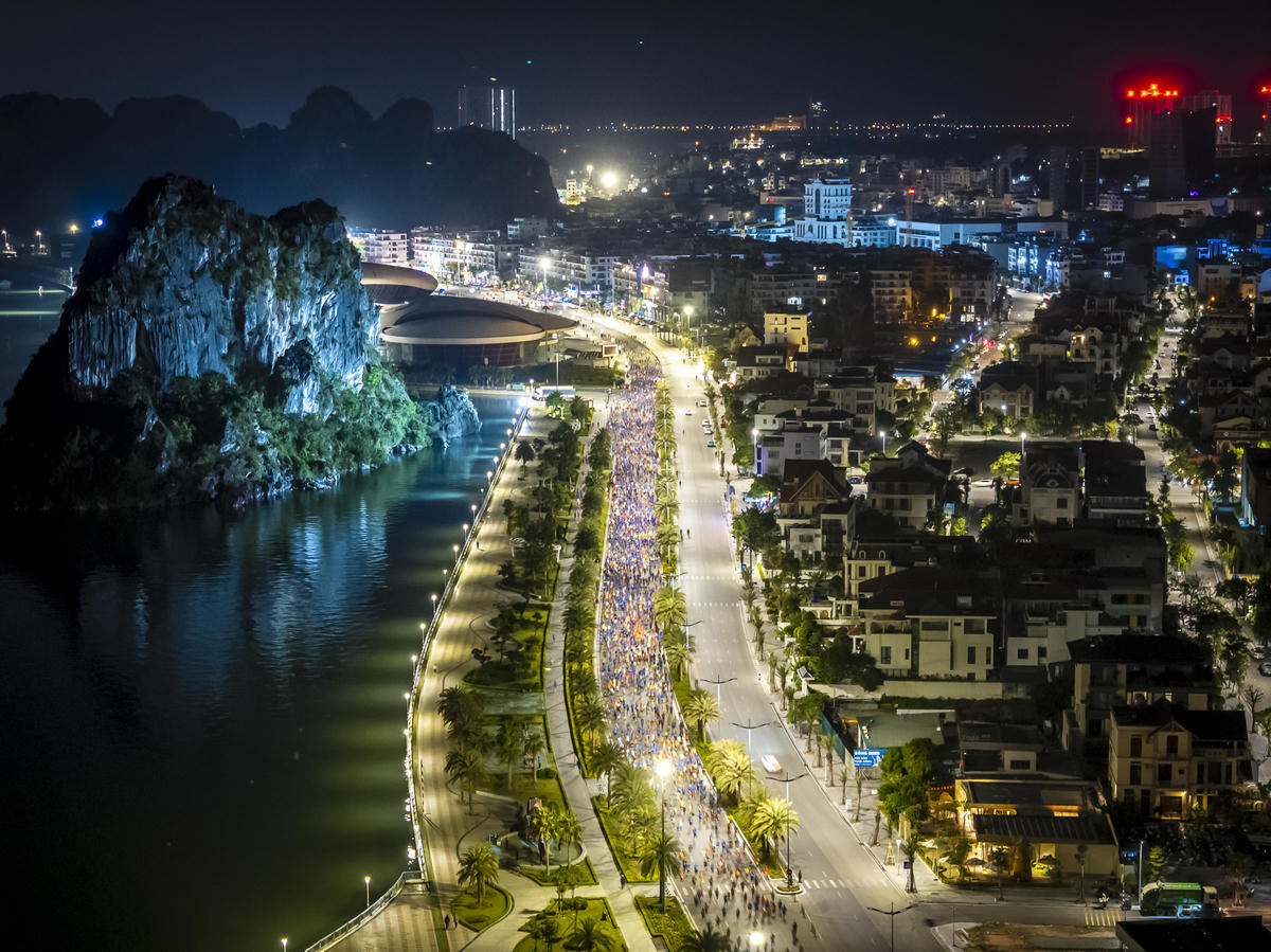 Cung đường chạy nằm trong Top 50 đẹp nhất hành tinh.