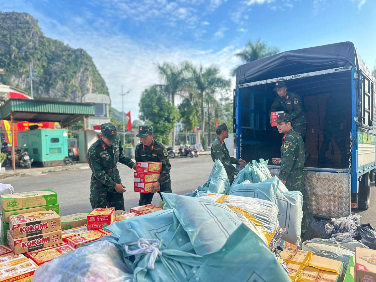 Những chuyến hàng đầu tiên tập kết hướng về Lầm Đồng.