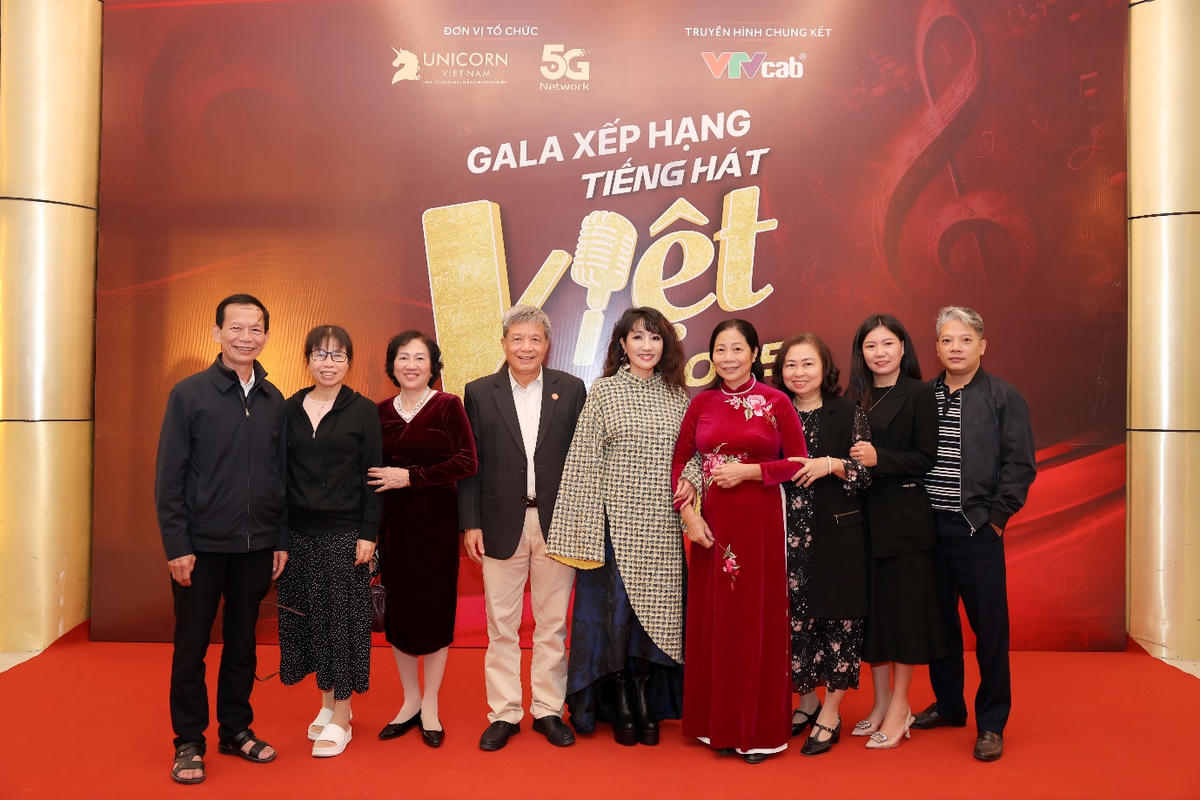 Đông đảo khán giả đến tham dự đêm Gala để cổ vũ cho các thí sinh.