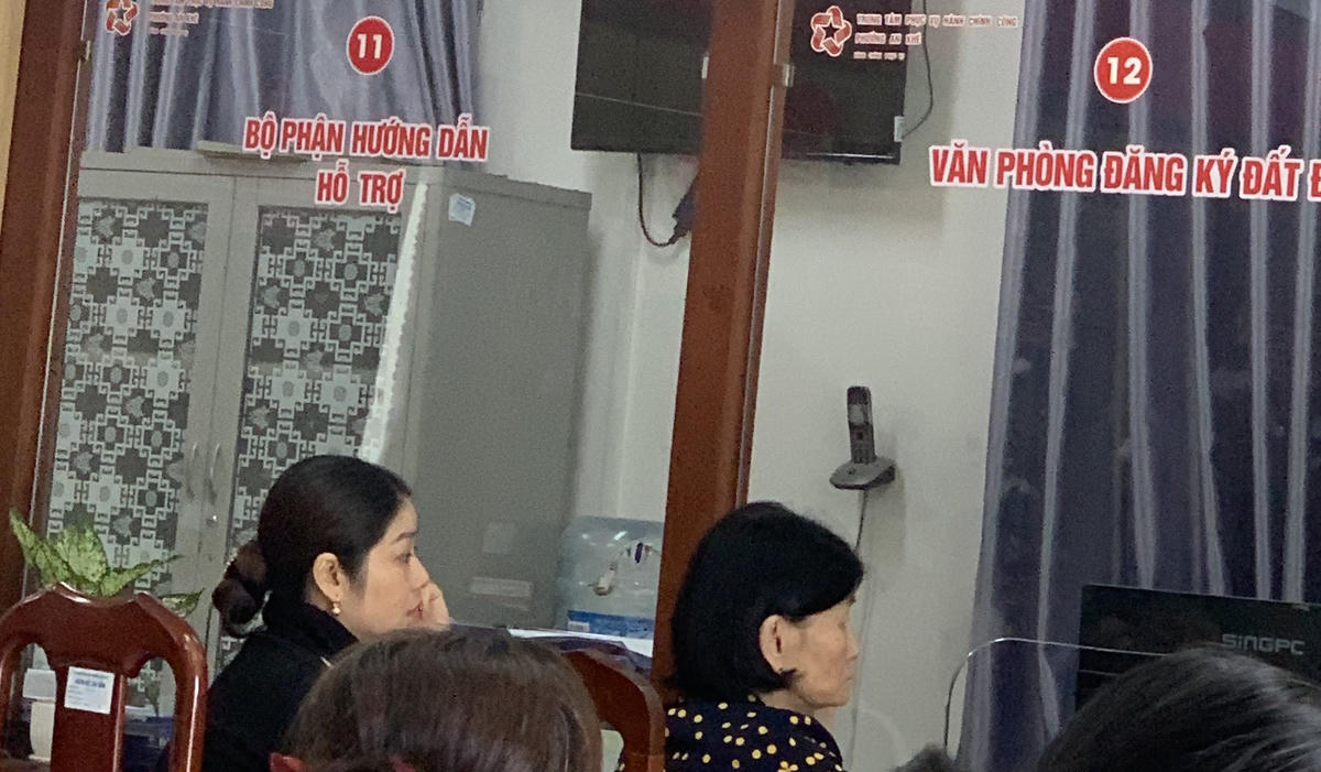 Bộ phận tiếp nhận đăng ký đất đai tại phường An Khê. Ảnh: Nguyễn Tú.