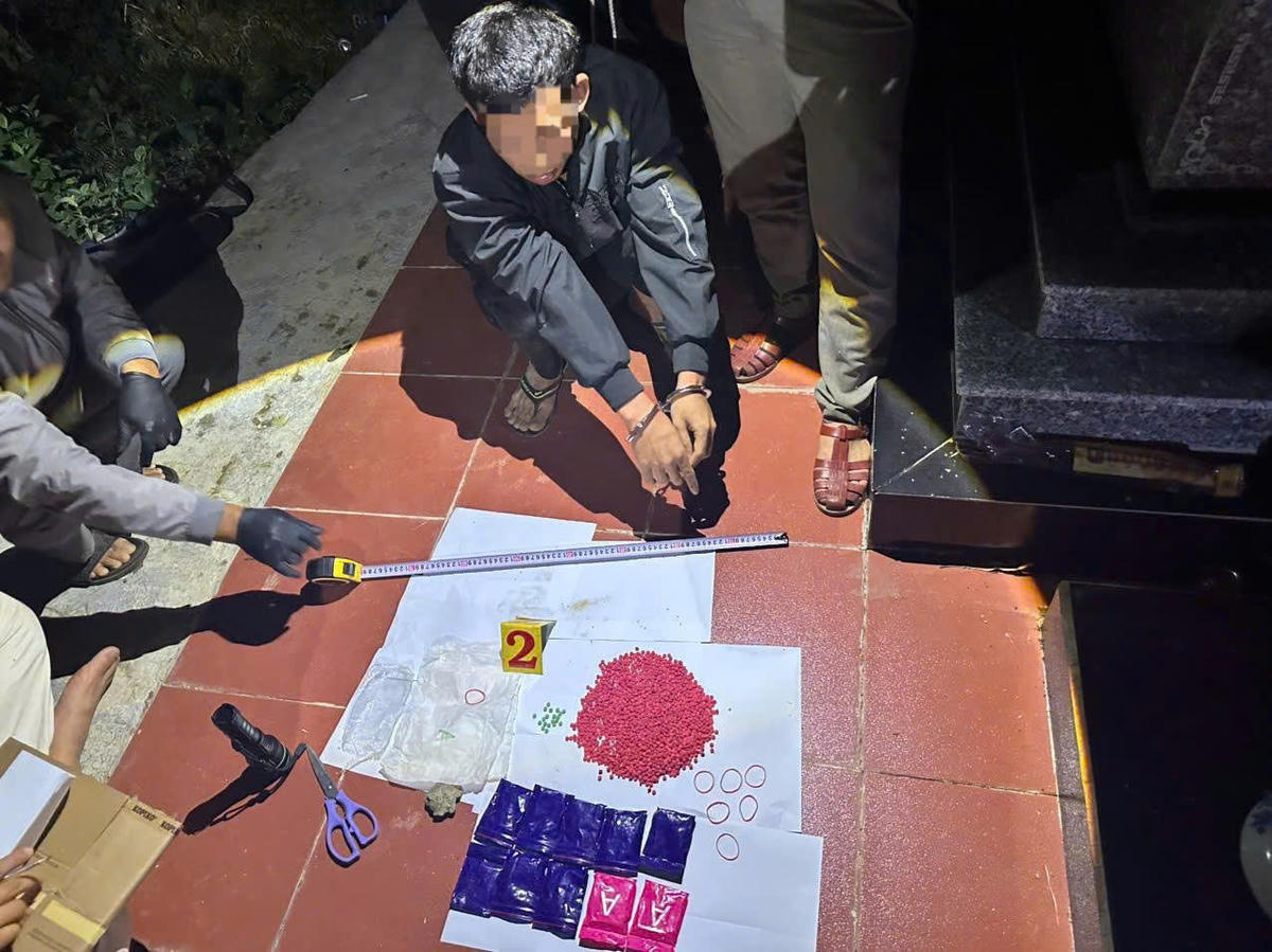 Quảng Trị: Phát hiện vụ tàng trữ trái phép hơn 2.000 viên ma túy ở nghĩa địa