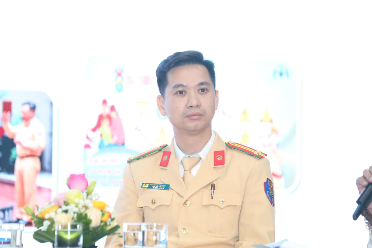 Trung tá Nguyễn Tài Nghĩa - Phó Đội trưởng Đội tuyên truyền điều tra giải quyết TNGT và xử lý vi phạm.