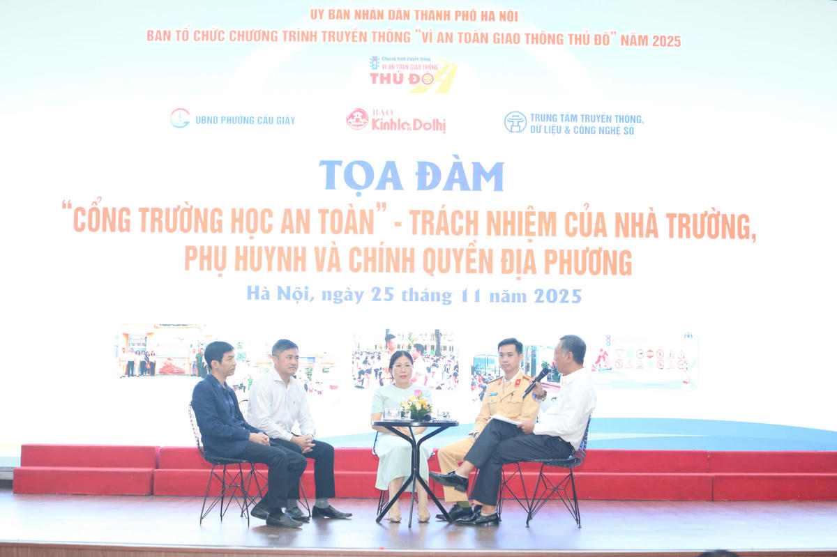 Quang cảnh buổi tọa đàm.
