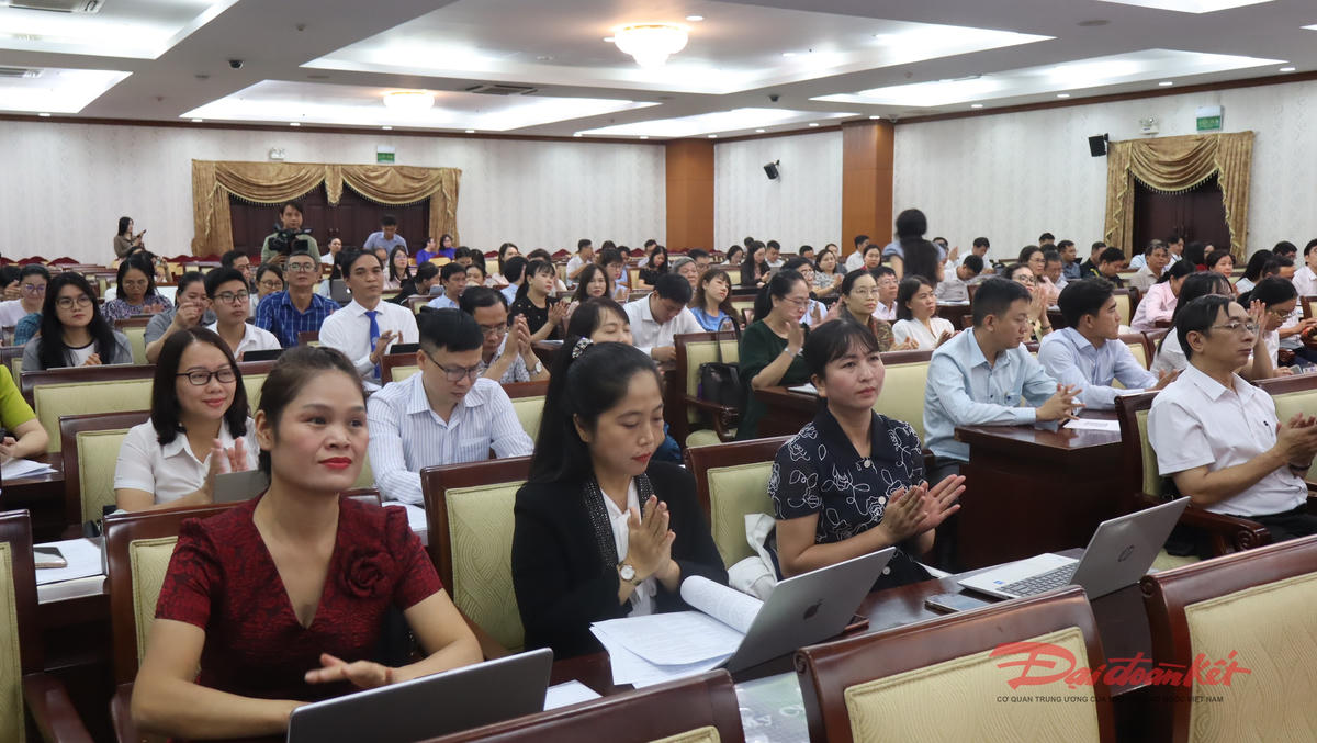 Đại biểu tham dự toạ đàm khoa học. Ảnh: Hồng Phúc.