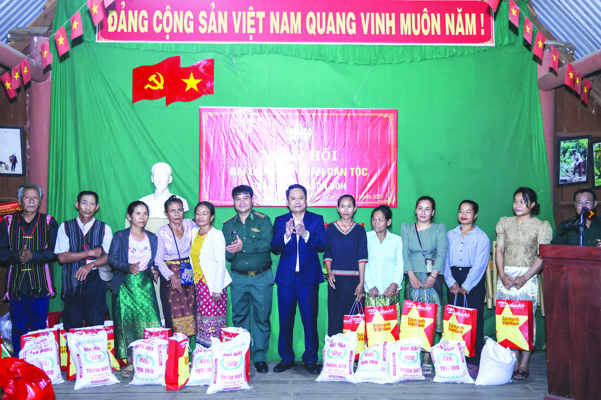 Ngày hội đại đoàn kết ở Buôn Đôn