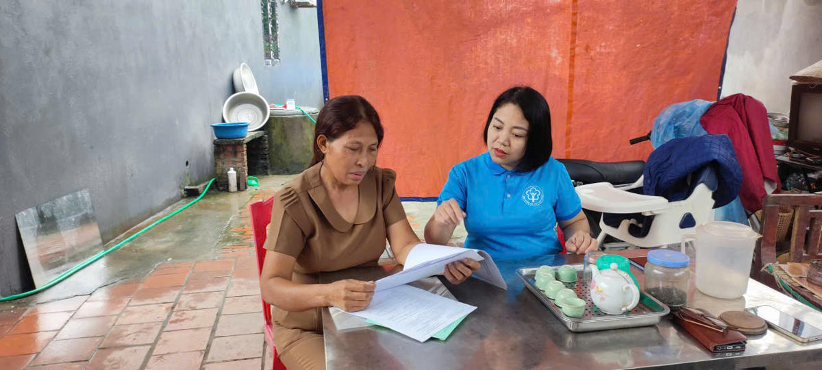 Với bà Tạ Thị Sự được hưởng lương hưu hàng tháng có ý nghĩa rất lớn giúp bà an vui tuổi già. Ảnh: L.H