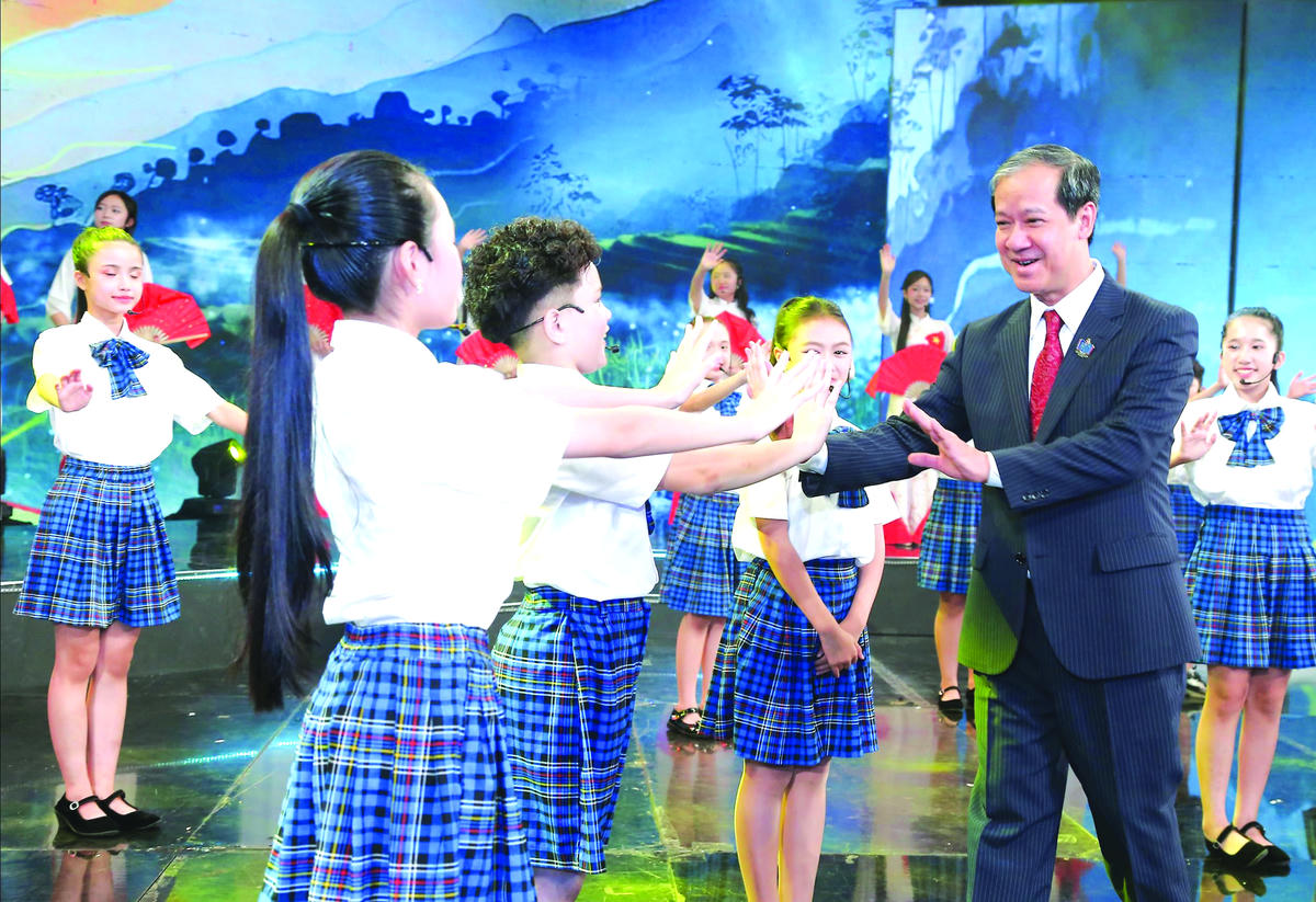 Bộ trưởng Bộ Giáo dục và Đào tạo Nguyễn Kim Sơn dự Lễ Kỷ niệm ngày Nhà giáo Việt Nam 2025.