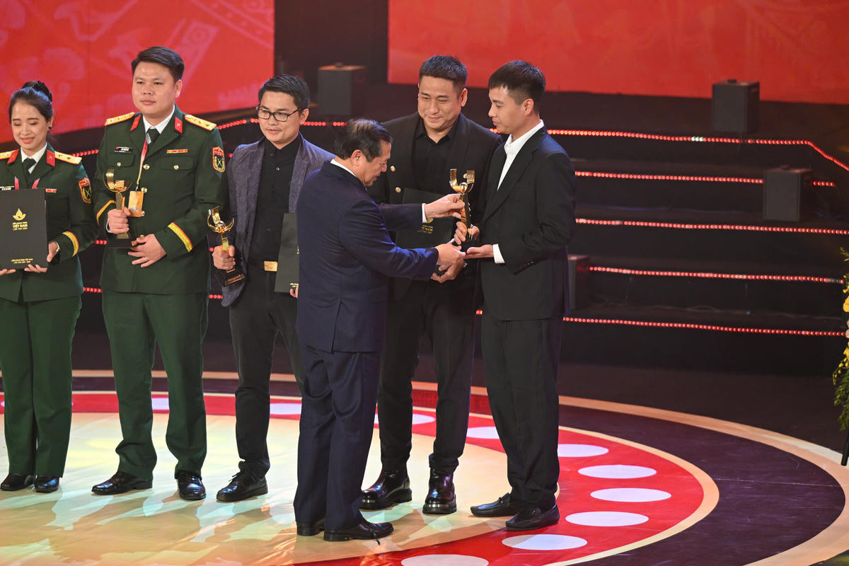 Bế mạc Liên hoan phim Việt Nam 2025: ‘Người giữ hồn di sản’ giành Bông sen vàng cho Phim tài liệu xuất sắc