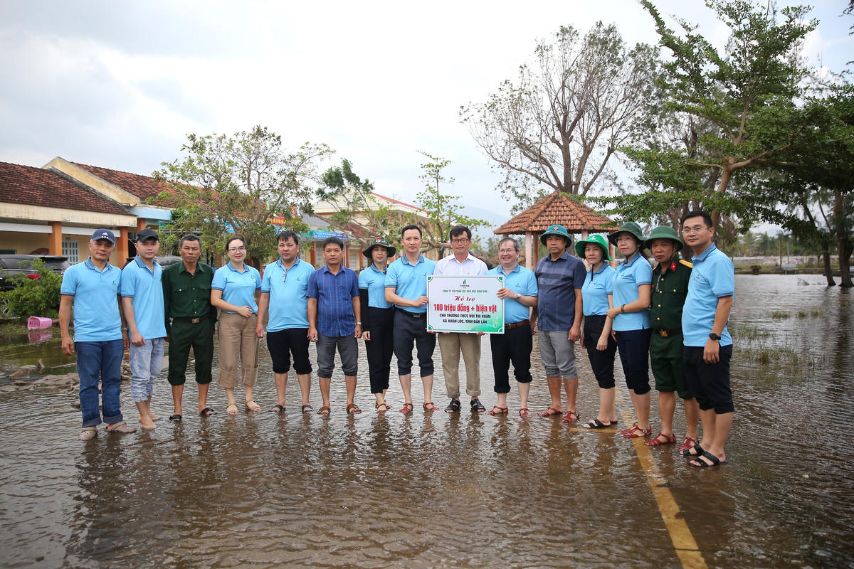 BSR trao hỗ trợ Trường THCS Bùi Thị Xuân, xã Xuân Lộc