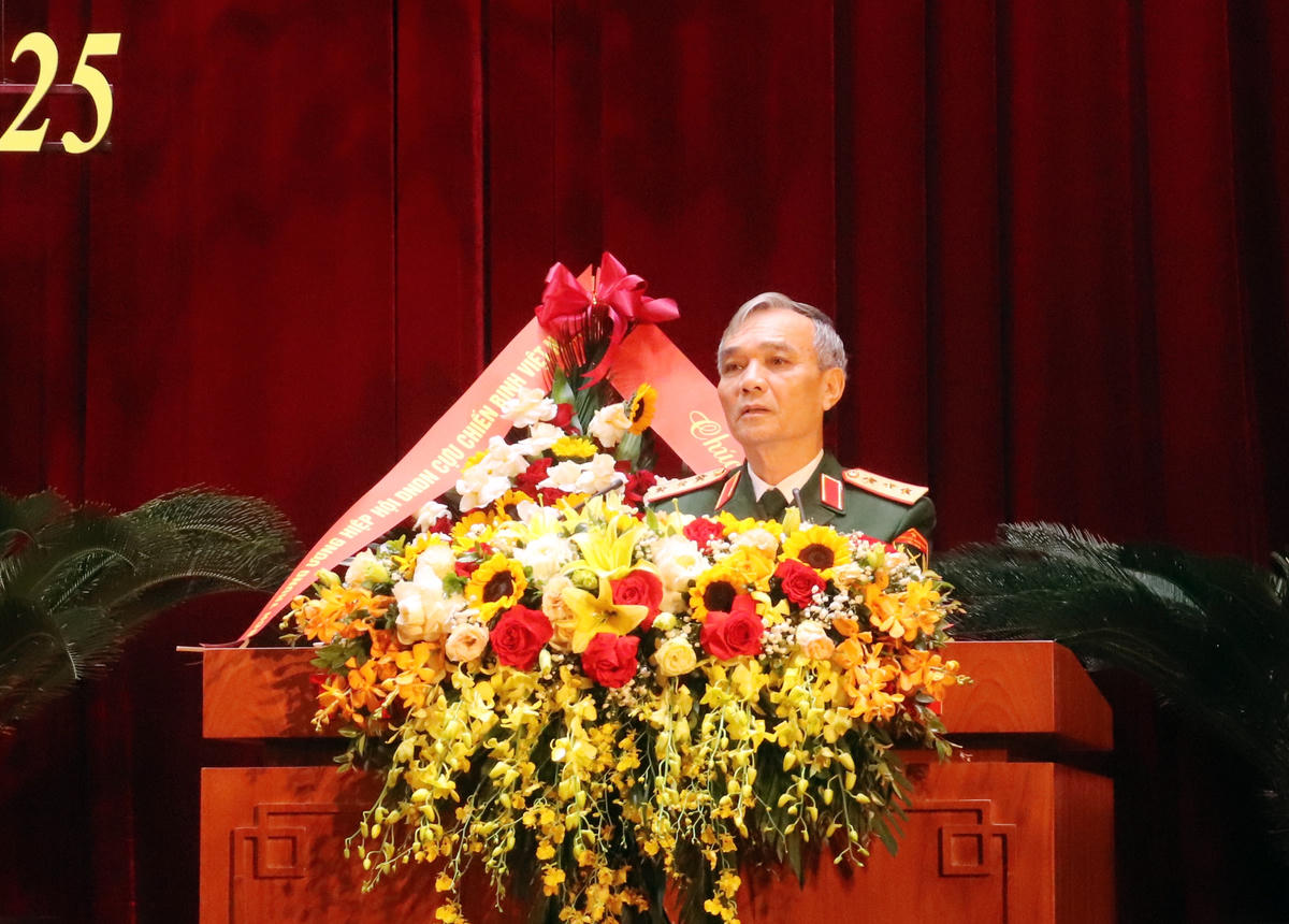 Thượng tướng Phạm Hồng Hương, Phó Chủ tịch Hội CCB Việt Nam phát biểu tại Đại hội.