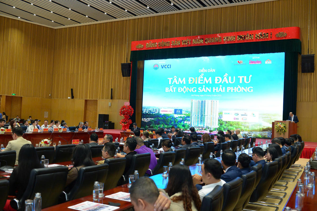 Quang cảnh diễn đàn. Ảnh: PT. 