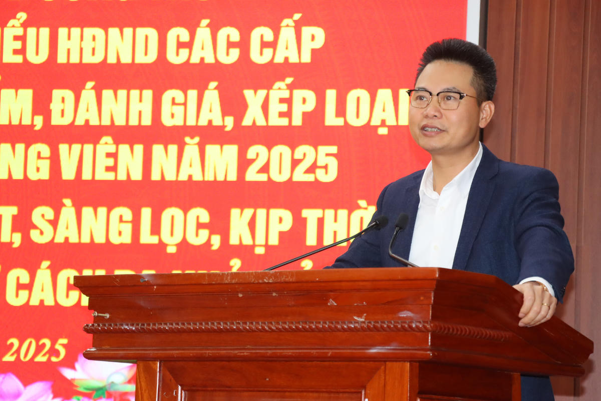 Ông Nguyễn Xuân Thanh – Bí thư Đảng ủy xã Phú Xuyên phát biểu chỉ đạo tại hội nghị. Ảnh: Mạnh Hùng.