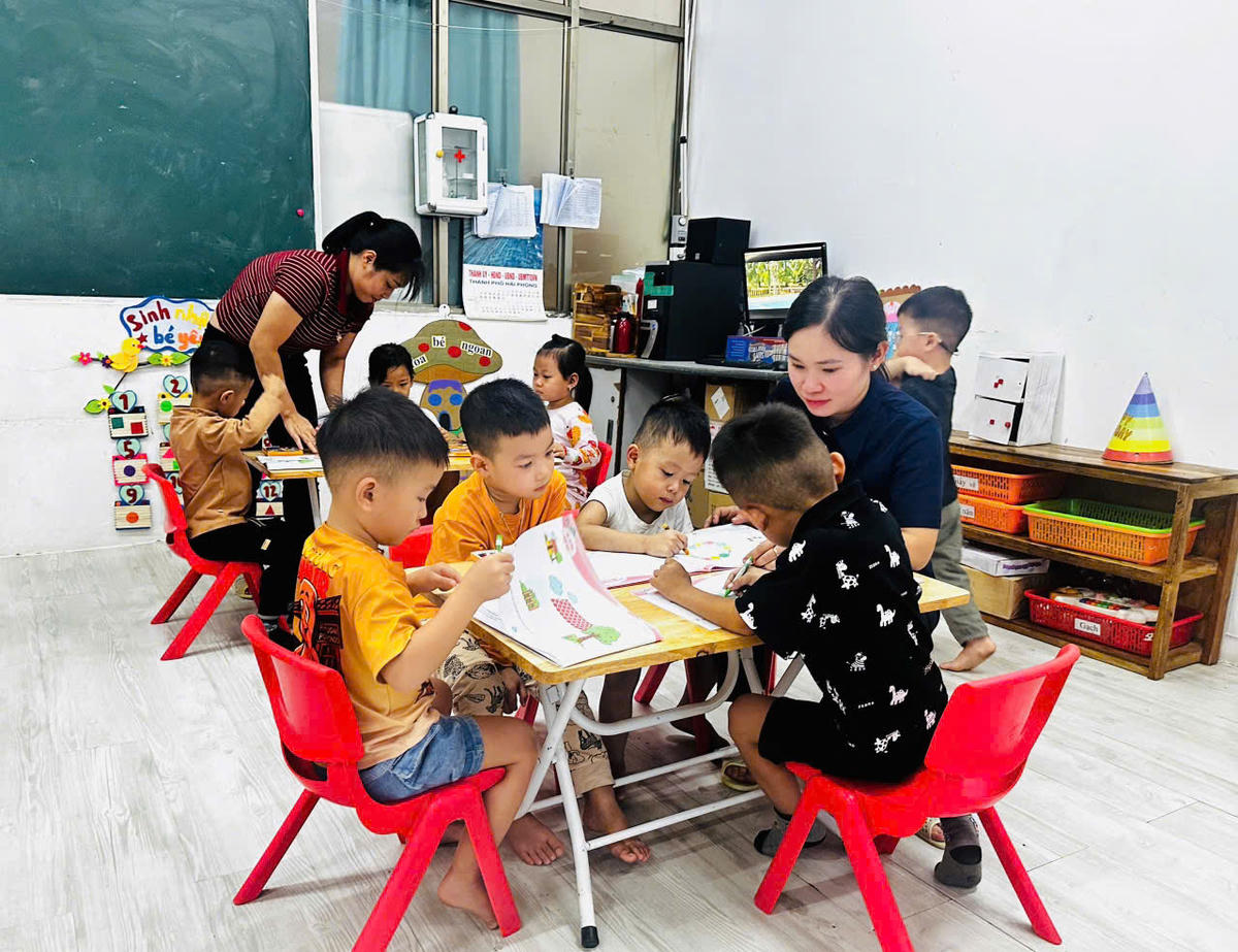 Nhóm trẻ được mở ngay tại Công ty TNHH Đỉnh Vàng, miễn phí 100% cho con công nhân, lao động công ty. Ảnh: PT. 