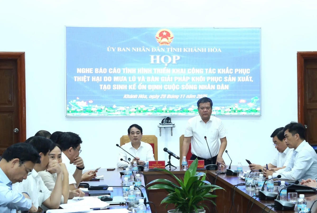 Quang cảnh cuộc họp. (ảnh X.H)