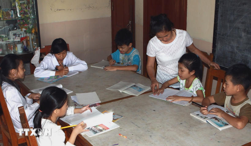 Trẻ mồ côi được nuôi dạy tại Làng Trẻ em SOS Hải Phòng. (Ảnh: Nguyễn Thủy/TTXVN)