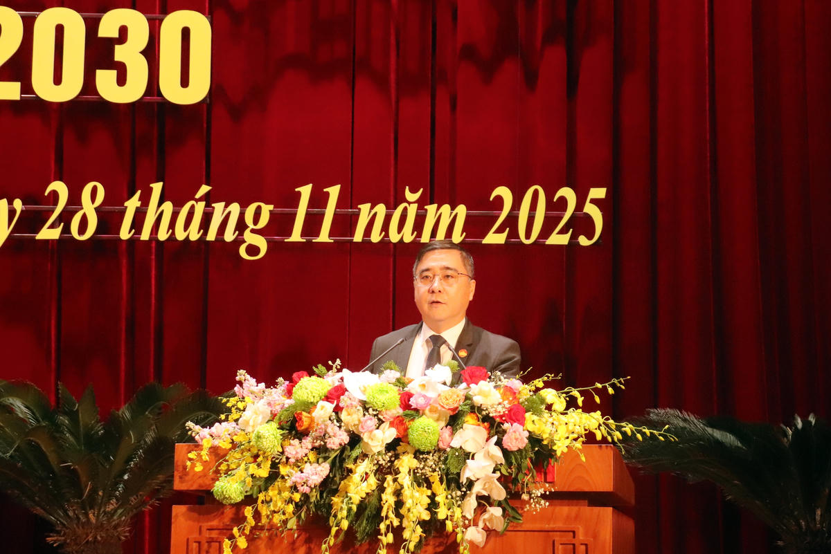 Phó Chủ tịch Thường trực Ủy ban MTTQ Việt Nam tỉnh Quảng Ninh Nguyễn Chí Thành phát biểu tại Đại hội. Ảnh: Ngọc Anh.