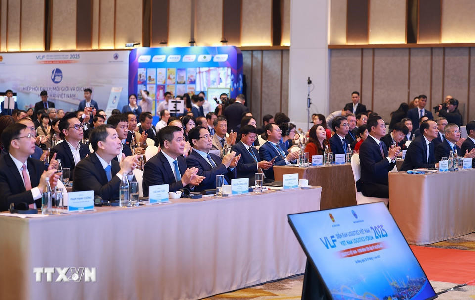 Thủ tướng Phạm Minh Chính dự Diễn đàn Logistics Việt Nam năm 2025. (Ảnh: Dương Giang/TTXVN)