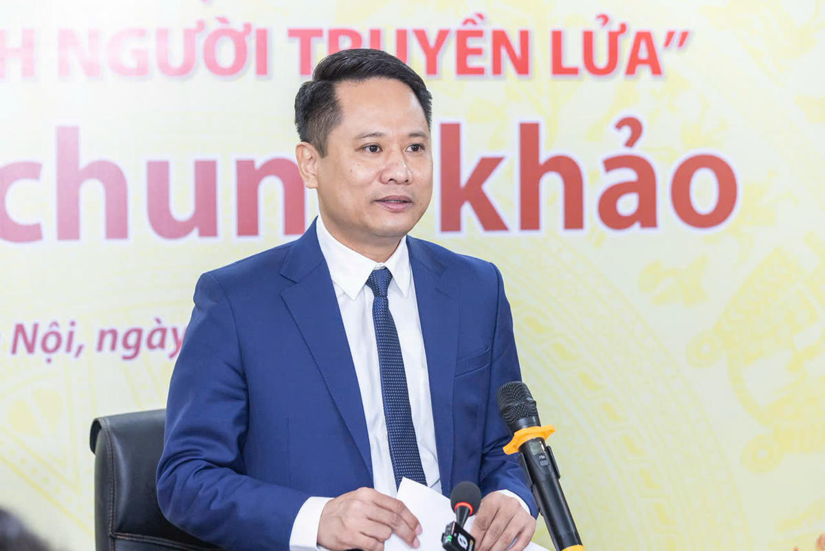 Tổng Biên tập Báo Đại đoàn kết Trương Thành Trung phát biểu tại vòng Chung khảo. Ảnh: Quang Vinh