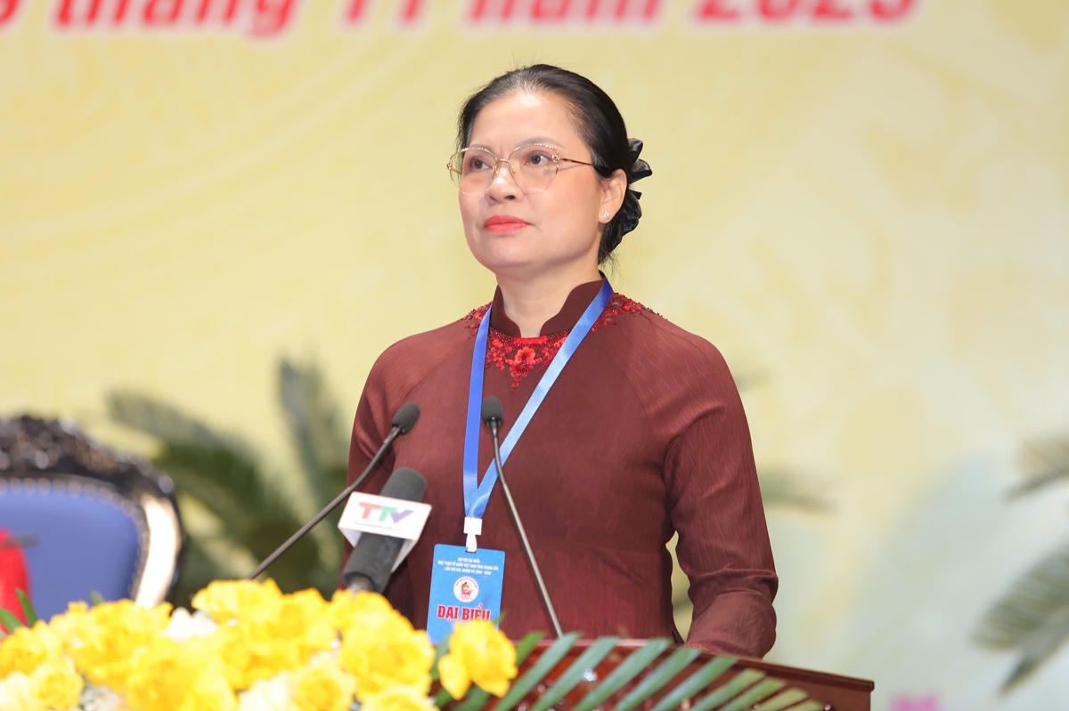 Bà Hà Thị Nga, Ủy viên Trung ương Đảng, Phó Chủ tịch Ủy ban Trung ương MTTQ Việt Nam phát biểu chỉ đạo tại Đại hội. Ảnh: Nguyễn Chung.