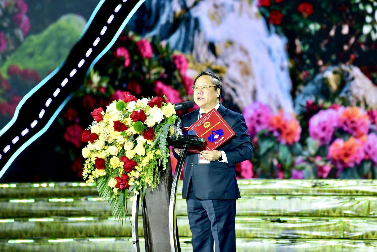 Ông Tống Thanh Hải, Phó Chủ tịch Thường trực UBND tỉnh Lai Châu phát biểu khai mạc chương trình. Ảnh: Trung Dũng.