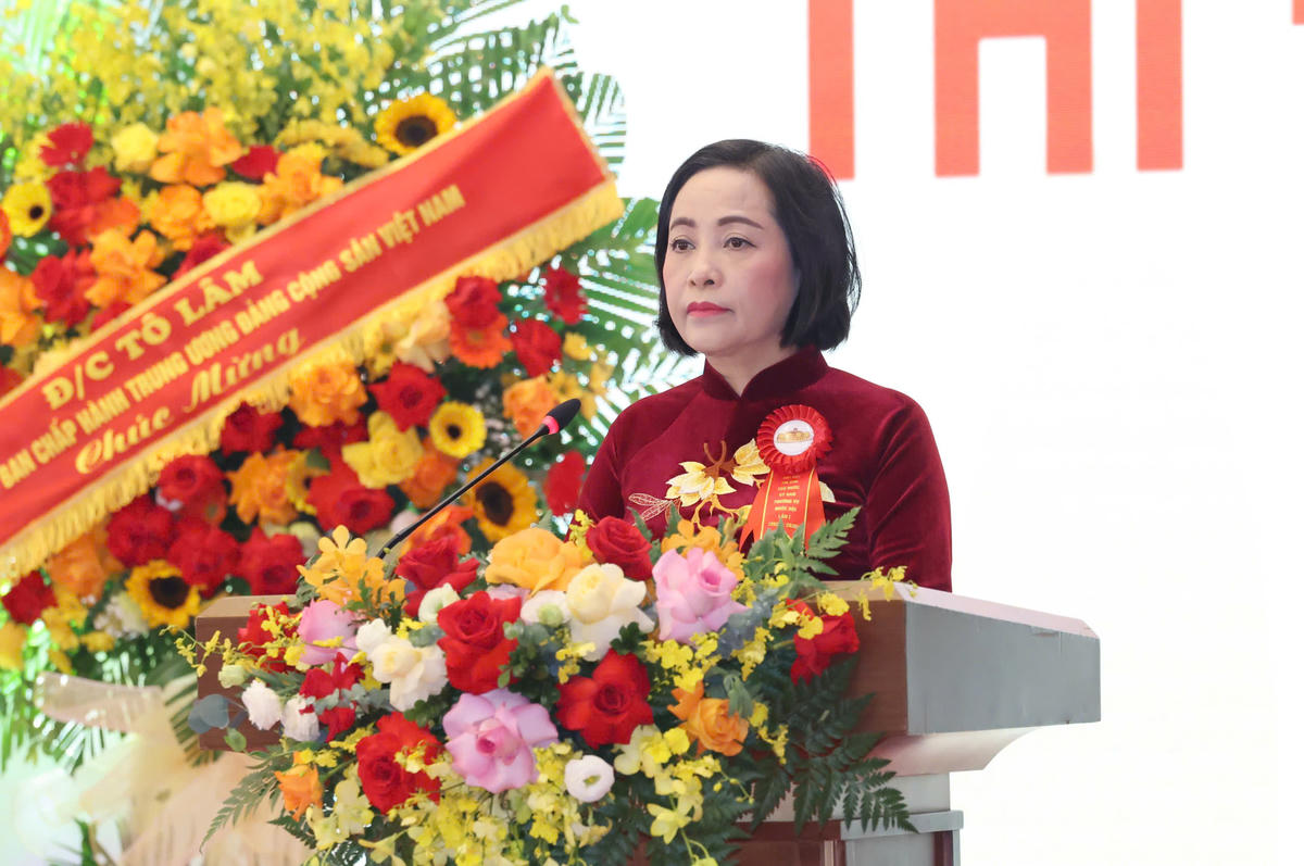 "Thi đua là yêu nước, khen thưởng là động lực, cống hiến là vinh quang"