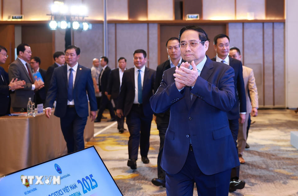 Thủ tướng Phạm Minh Chính dự Diễn đàn Logistics Việt Nam năm 2025. (Ảnh: Dương Giang/TTXVN)