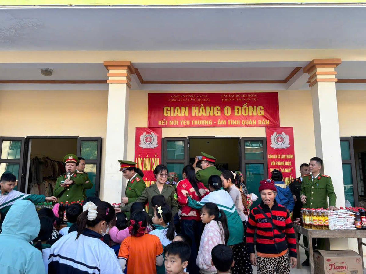 "Gian hàng 0 đồng" được mở tại thôn Khe Pháo, xã Lâm Thượng. Ảnh: CALT.