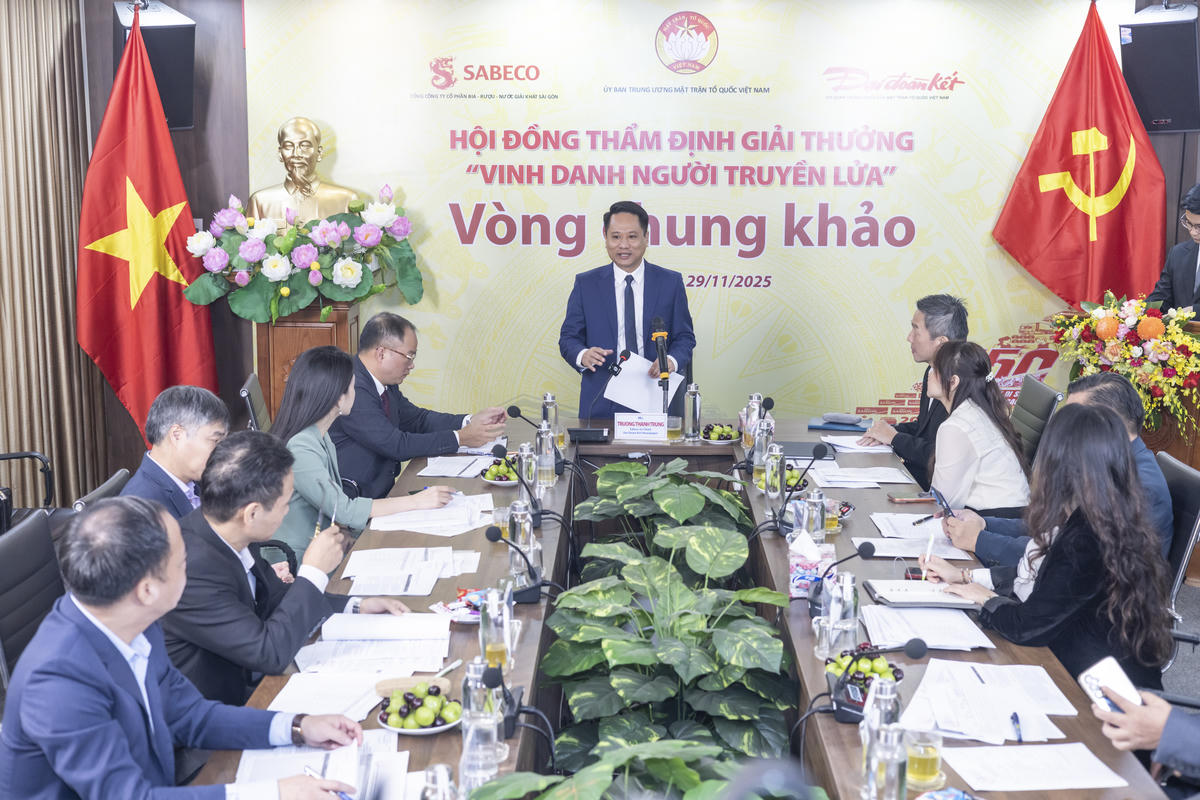 Ông Trương Thành Trung - Tổng Biên tập Báo Đại đoàn kết phát biểu khai mạc vòng Chung khảo giải thưởng “Vinh danh Người truyền lửa”. Ảnh: Quang Vinh.