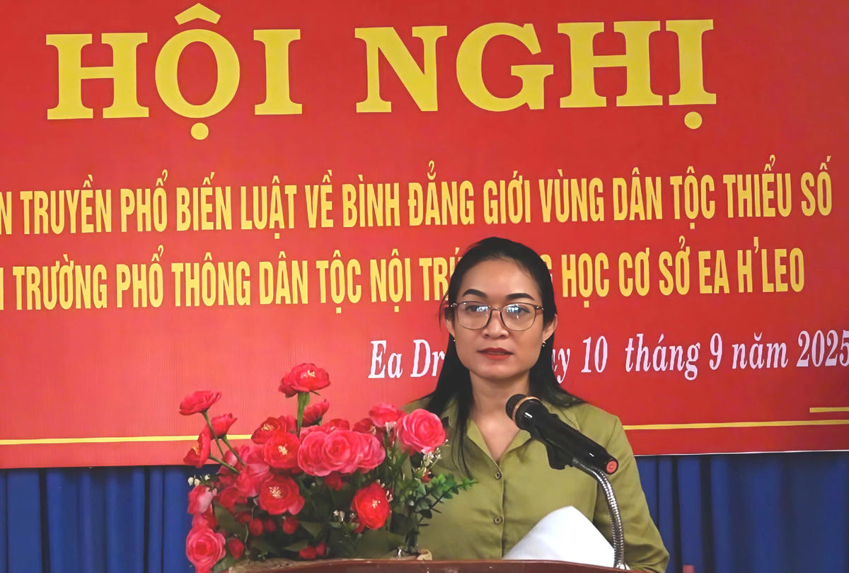  Phó Giám đốc Sở Dân tộc và Tôn giáo tỉnh Đắk Lắk Nay H’Nan phát biểu tại các hội nghị tập huấn