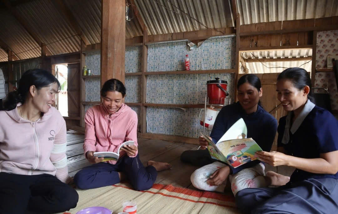 Hội LHPN tỉnh Đắk Lắk định kỳ tổ chức Liên hoan các mô hình tổ truyền thông cộng đồng gắn với tìm hiểu Luật Bình đẳng giới