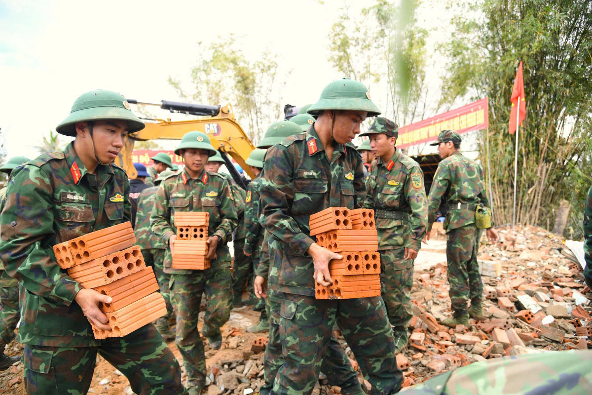 Trong chiến dịch lần này, lực lượng quân đội giữ vai trò nòng cốt. Ảnh: VT.