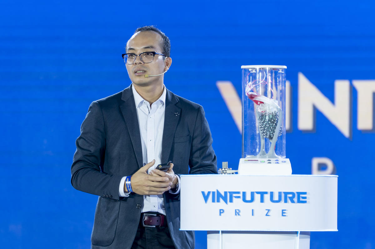 PGS.TS Đỗ Thanh Nhỏ chia sẻ tại Tuần lễ Khoa học Công nghệ VinFuture 2025.