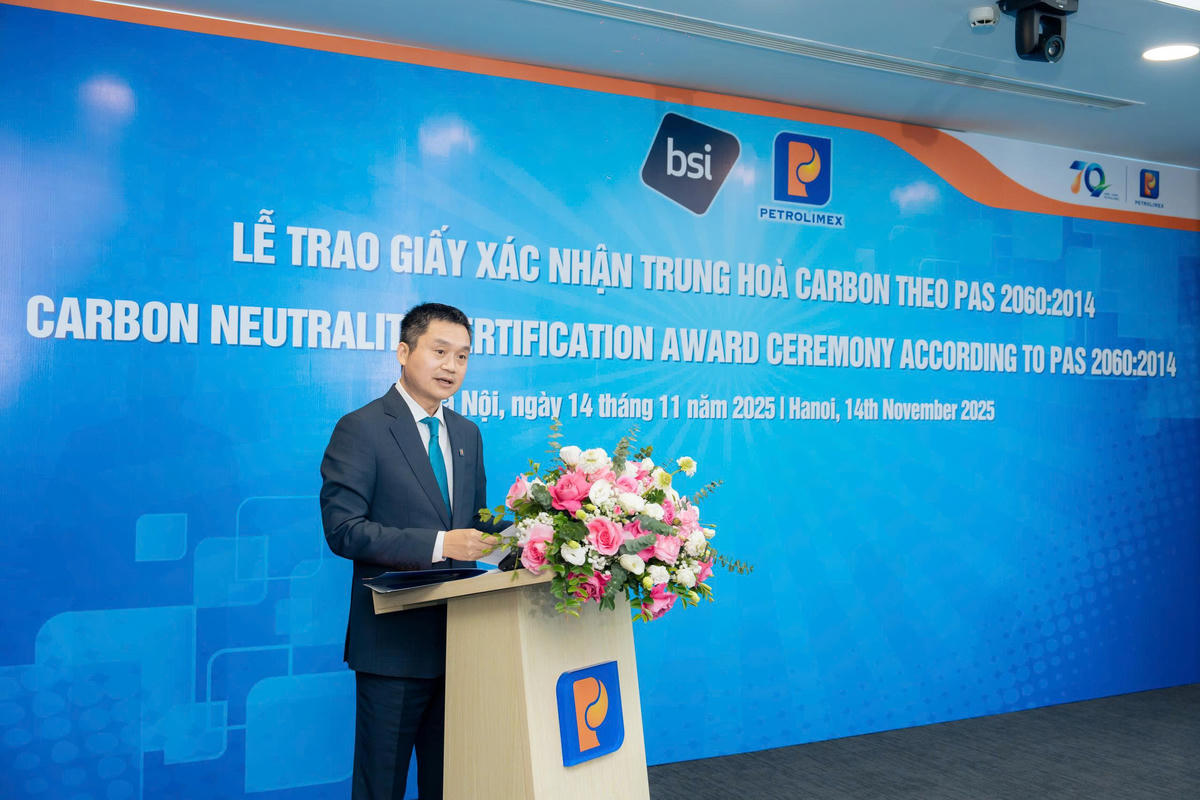 Ông Phạm Văn Thanh - Chủ tịch HĐQT Petrolimex phát biểu tại buổi lễ.